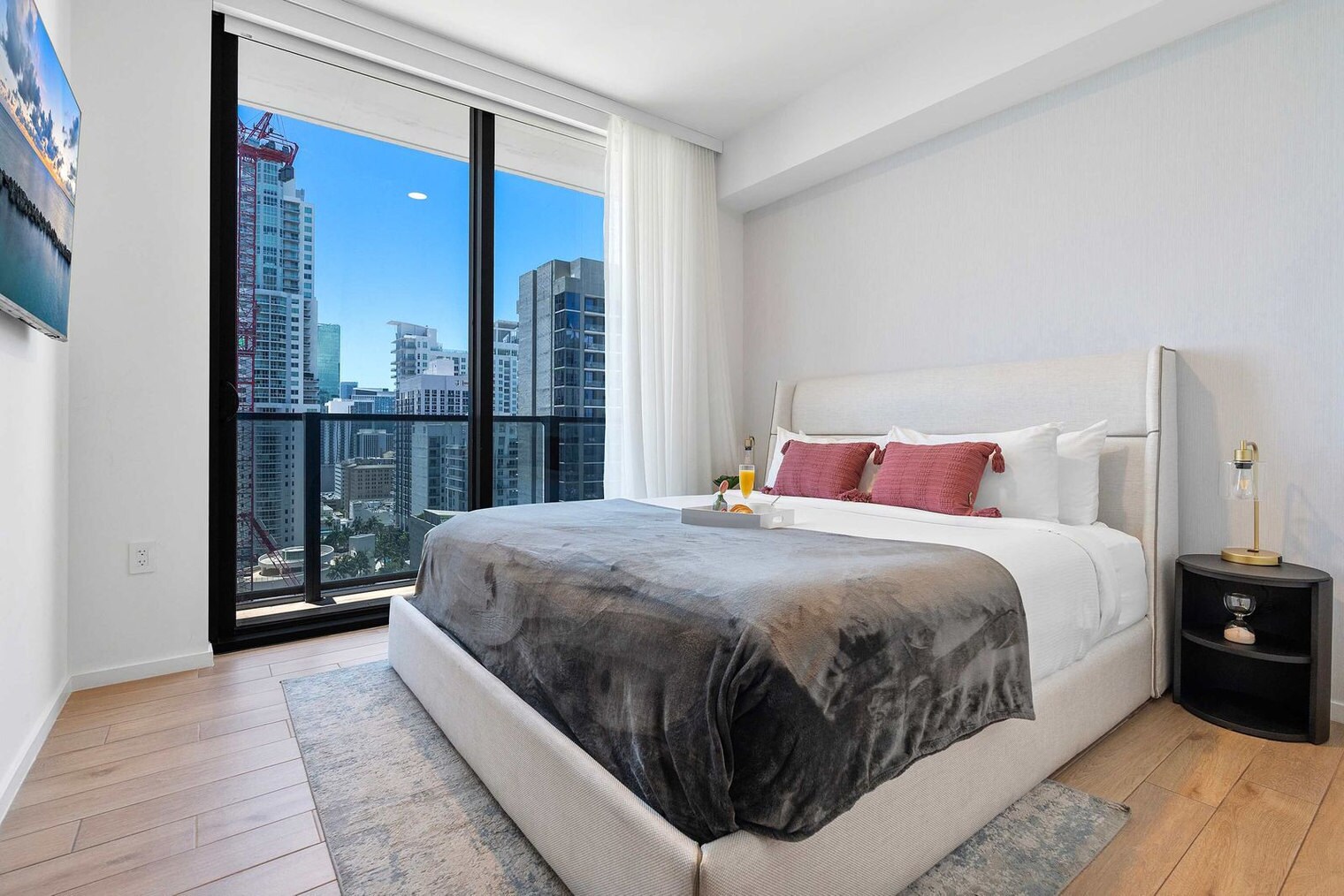 Building Photo - 398 NE 5th St