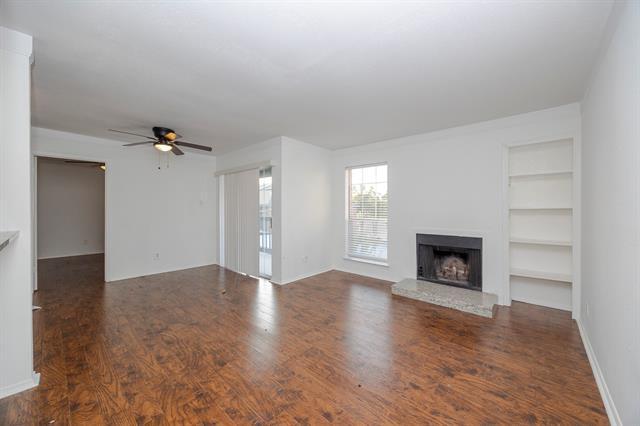 Building Photo - 18333 Roehampton Dr