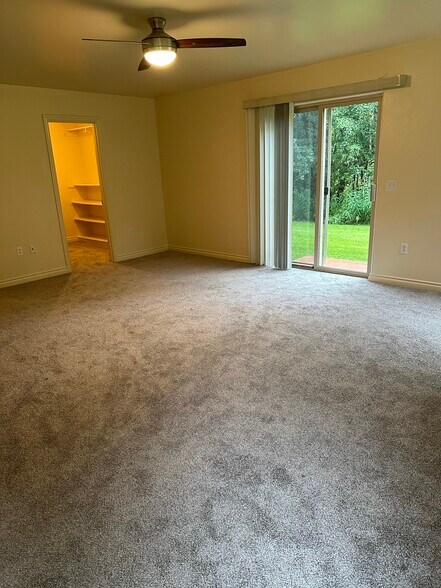 Building Photo - 2843 S Avalon Cir