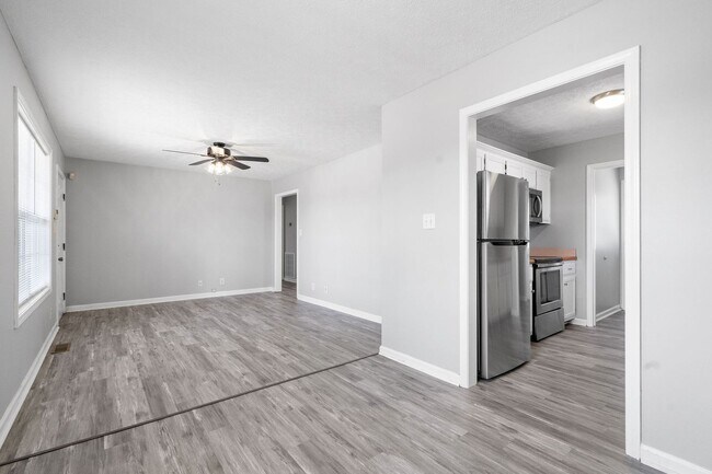 Building Photo - 339 Pioneer Dr