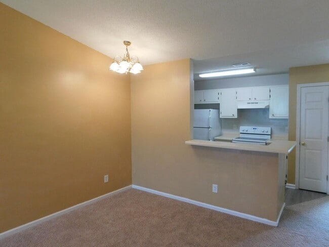 Building Photo - Charming Duplex in Havelock