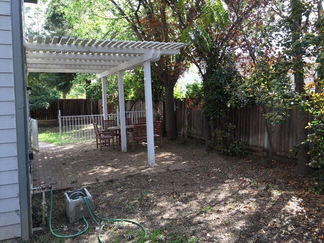 Building Photo - 5124 Paddock Ct