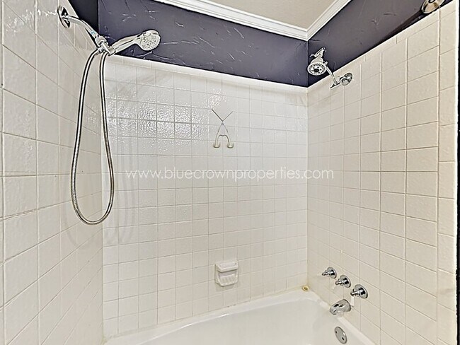 Building Photo - 2137 Barberry Dr