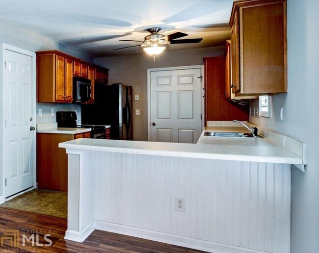 Building Photo - 2725 Silver Hill Terrace SE