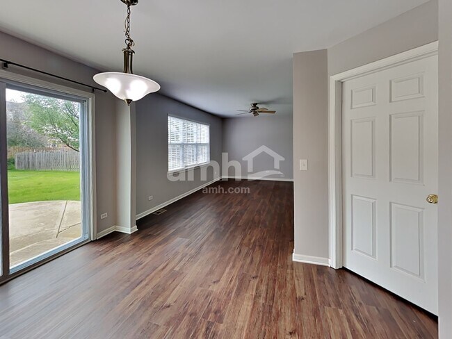 Building Photo - 1372 Deer Creek Ln