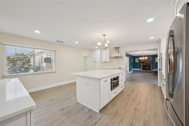 Building Photo - 4100 Overlook Dr NE