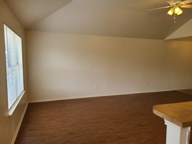 Building Photo - Nice Single Family in West Fort Worth