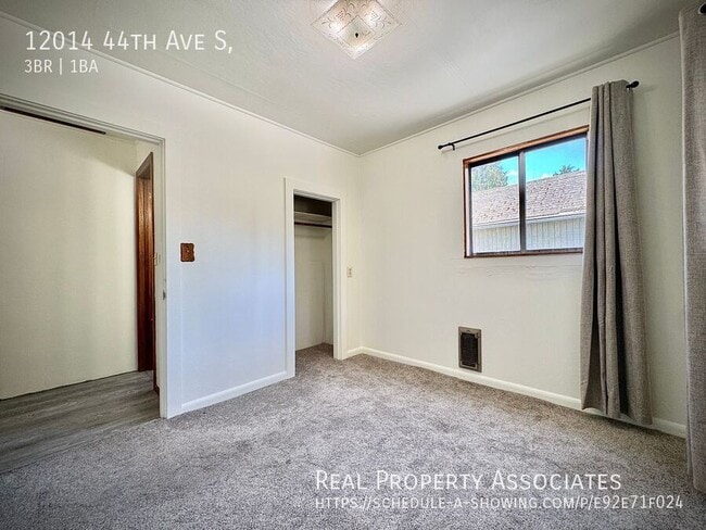 Building Photo - 12014 44th Ave S