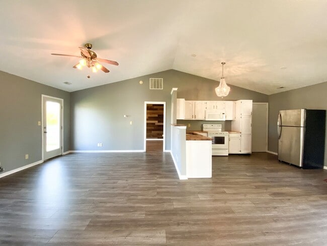 Building Photo - Three Bedroom West Lafayette