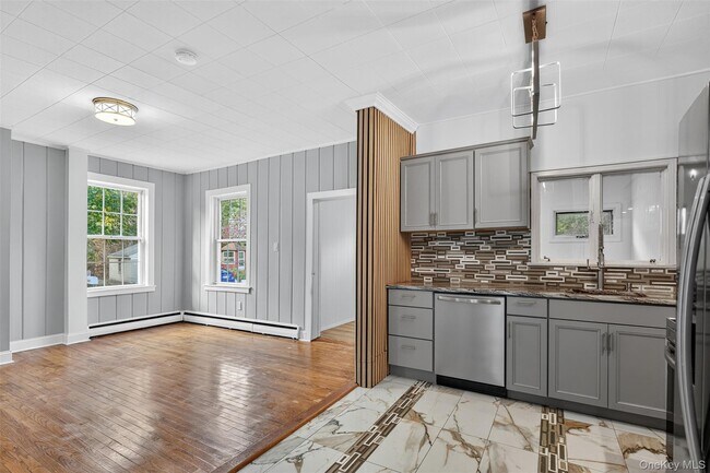 Building Photo - 95 Market St