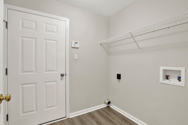 Building Photo - Available NOW