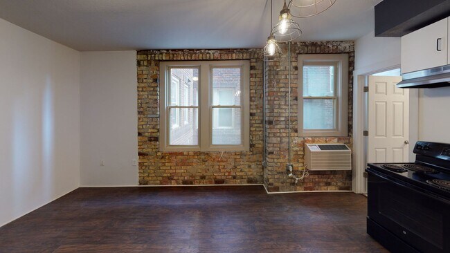 Building Photo - 108 S Hosmer St