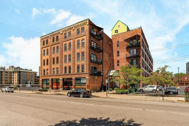 Building Photo - 432 E Rich St