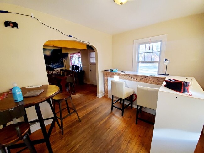 Building Photo - Aug 1st 2026/2027 Pre-leasing Close to 1.5 Blks to CSU & Old Town