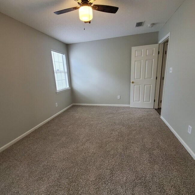 Building Photo - Modern Charm & Tranquil Living: 3-Bedroom Rental Home with New Upgrades in Valdosta, GA