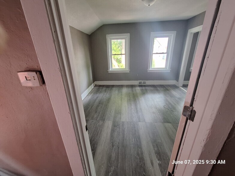 Building Photo - 738 S 25th St