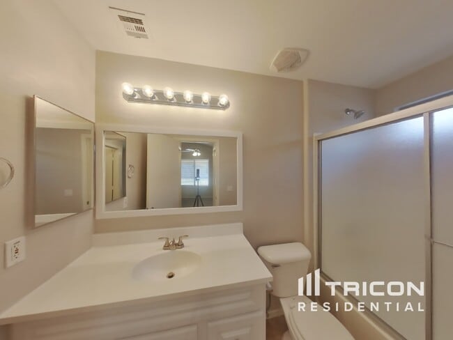 Building Photo - 6837 W Gary Way