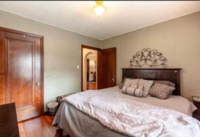 Building Photo - 3771 Grovedale Pl