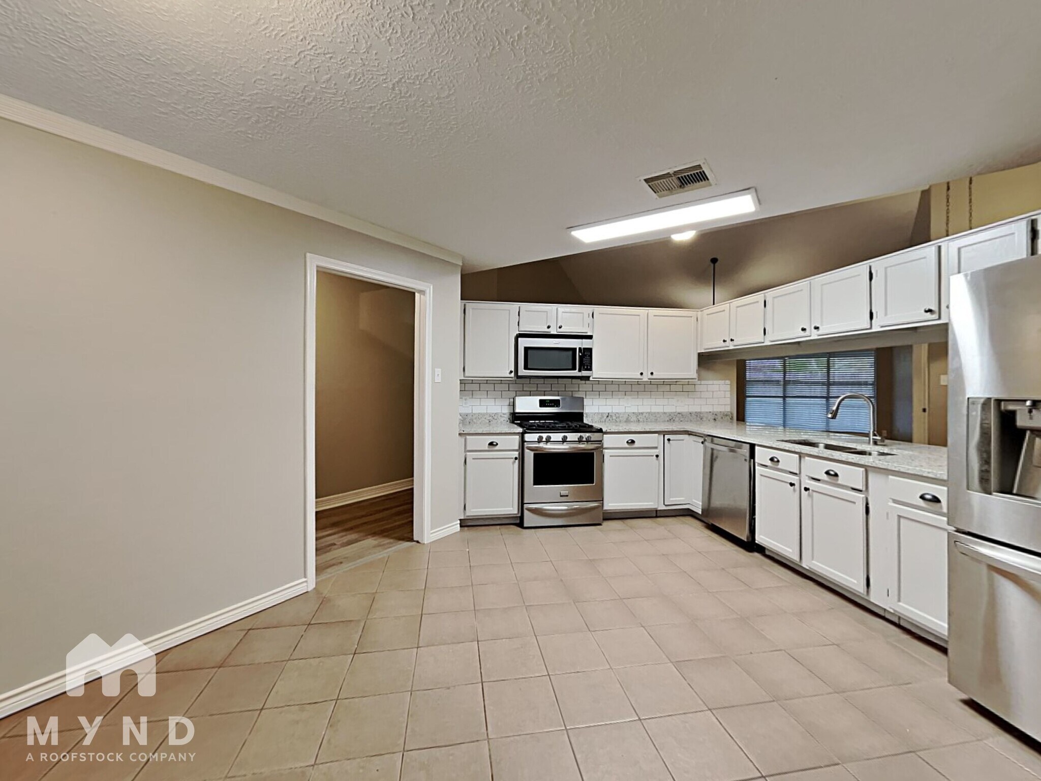 Building Photo - 3006 Avanti Ct