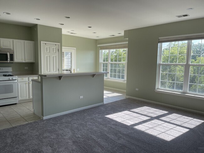 Building Photo - 12950 Meadow View Ct