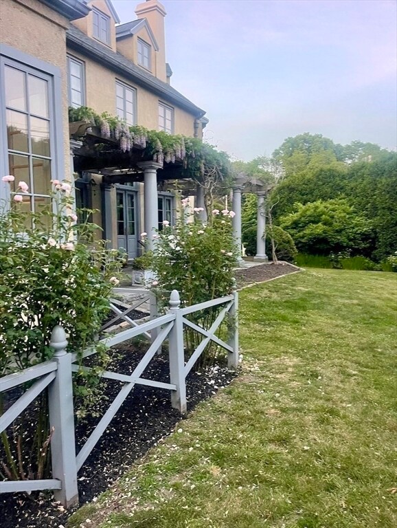 Building Photo - 918 Hale St