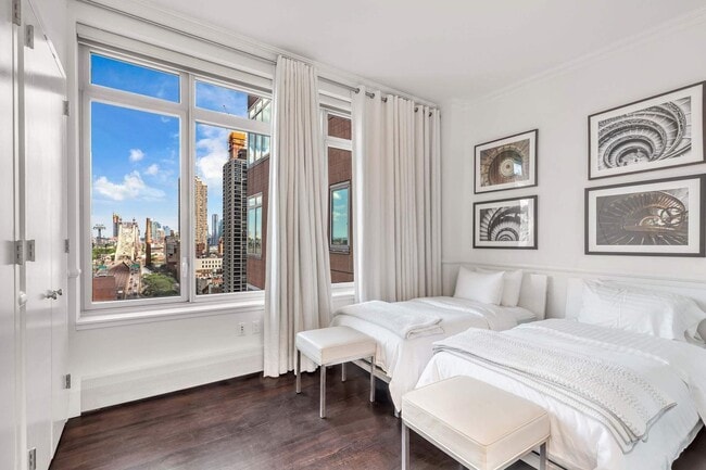 Building Photo - 205 E 59th St