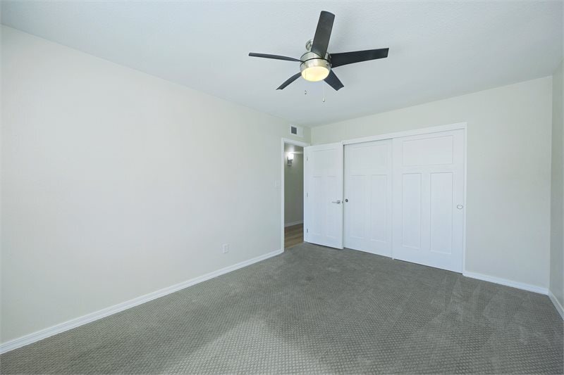 Building Photo - 948 S Alma School Rd