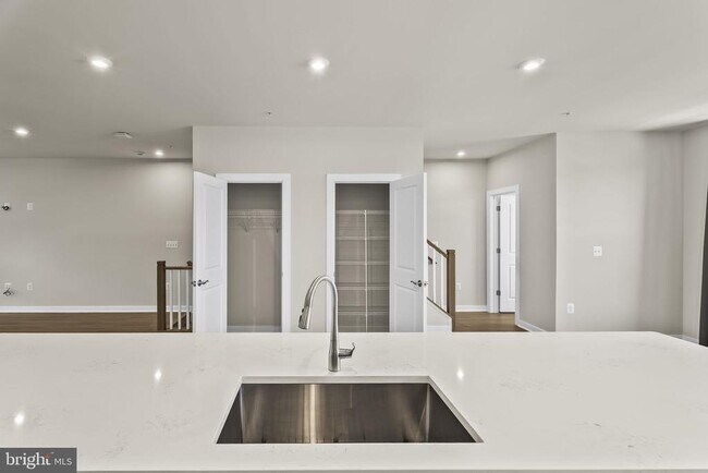 Building Photo - 13558 Innovation Station Lp