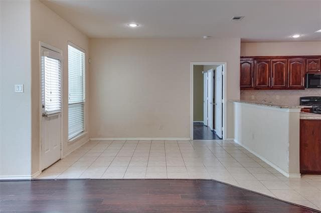 Building Photo - 6677 Friendsway Dr