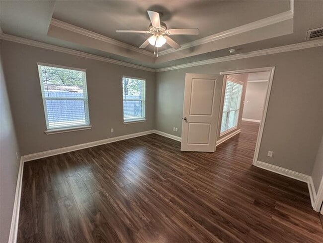 Building Photo - Magnolia Park #10738