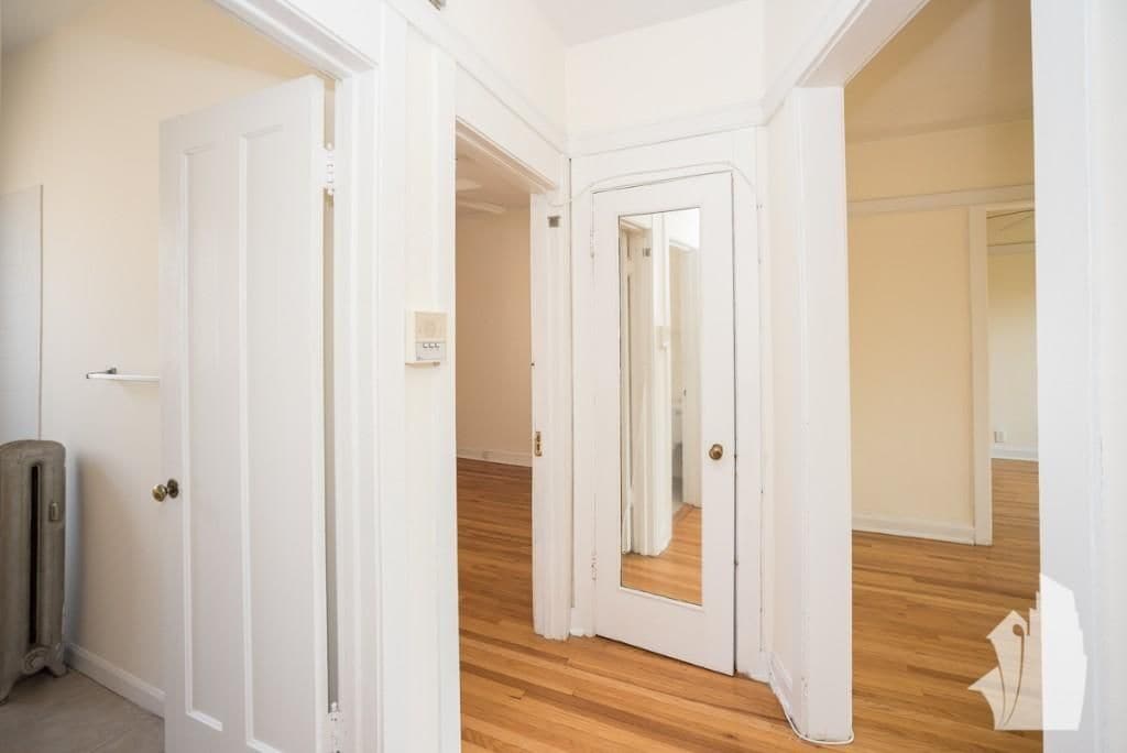 Building Photo - 5107 N Winchester Ave