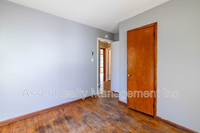 Building Photo - 2139 W Gilbert Ln