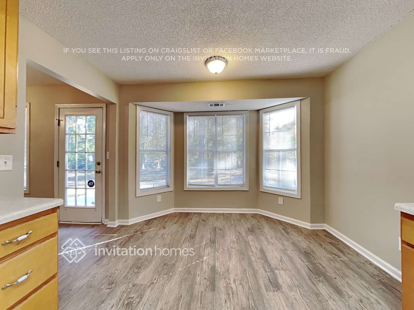 Building Photo - 290 Hunters Chase