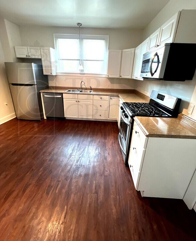 Building Photo - Avail Avail Aug 1st: A GEM in Dormont!  Spacious 3BR Twin Home, Parking, Charm, Walkability, Outd...