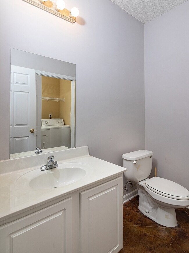 Building Photo - 129 Ashley Way