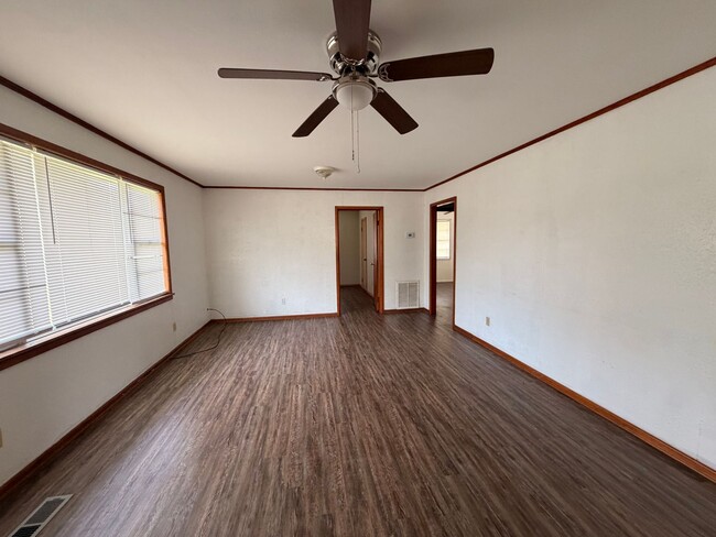 Building Photo - Charming 2-bedroom, 1-bath home in Russellville, AR