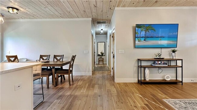 Building Photo - 374 Prince Dr