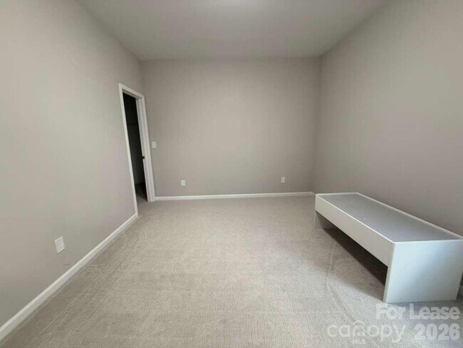 Building Photo - 128 Reids Cv Dr