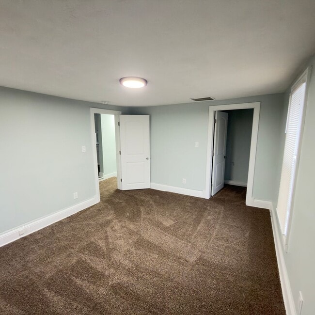 Building Photo - 439 More St NE