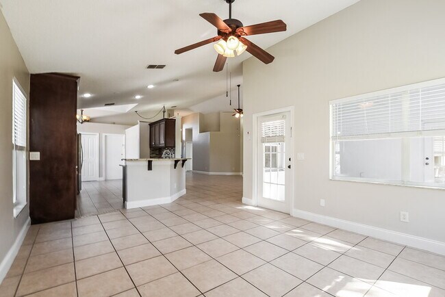 Building Photo - 2714 Cahill Way