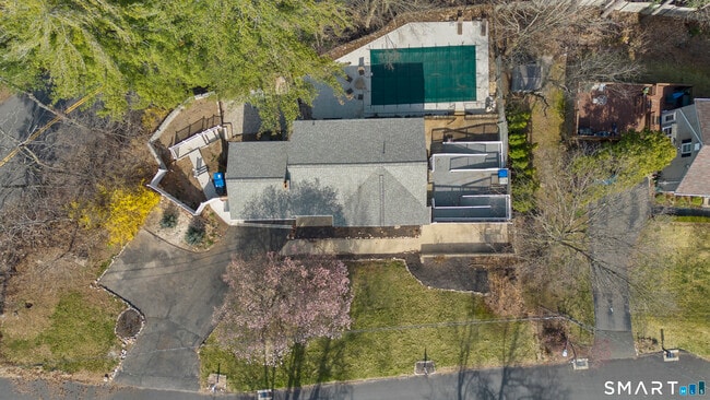 Building Photo - 9 Daniel Rd