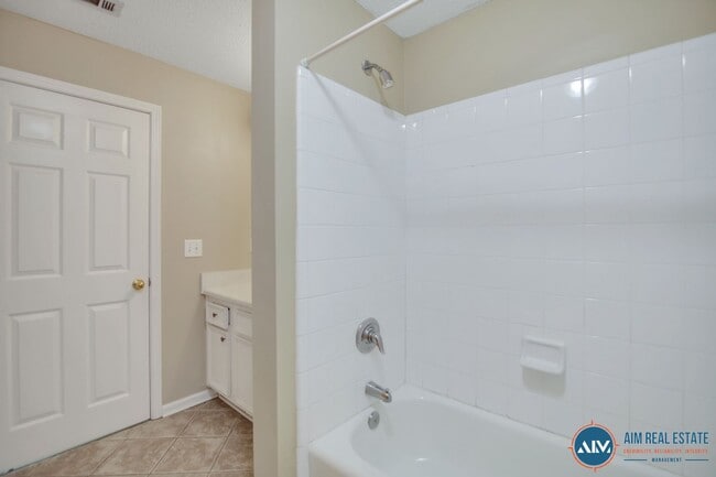 Building Photo - Charming Top-Floor Villa in The Reserve at...