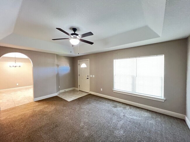 Building Photo - Beautiful 3 BD/2BA Home in Beautiful Ocklawaha!!!