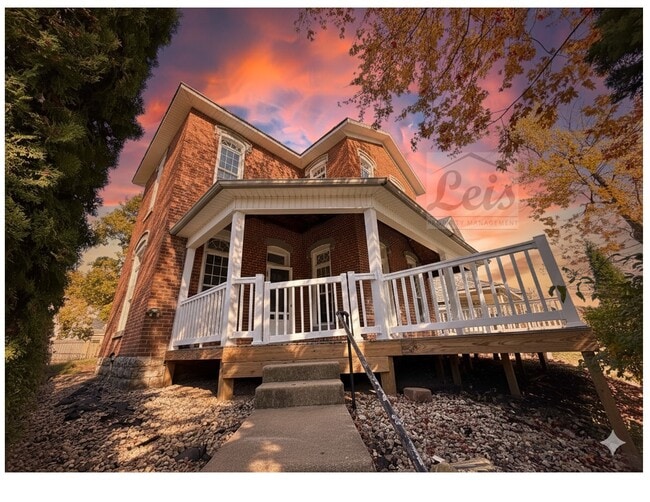 Primary Photo - 502 E 5th St