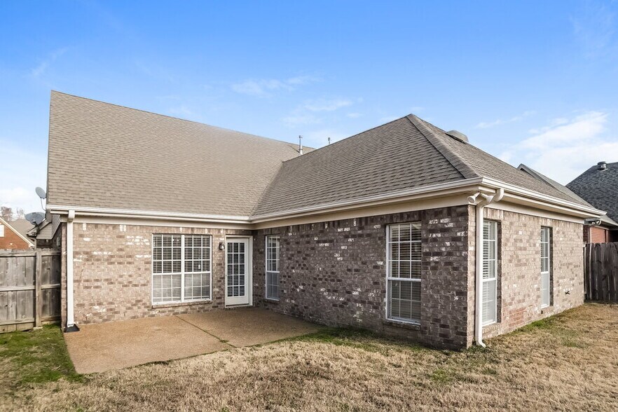 Building Photo - 2733 Graystone Dr