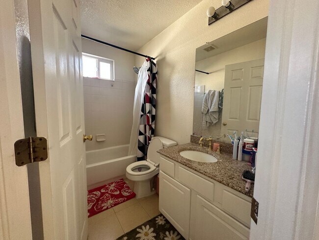 Building Photo - 3 bedroom single family home for rent in Thornton!