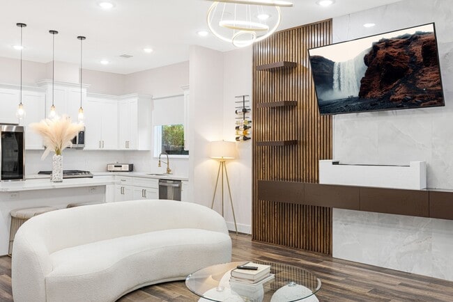 Building Photo - 907 Pollard St