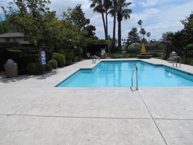 Building Photo - 6241 Riverside Blvd