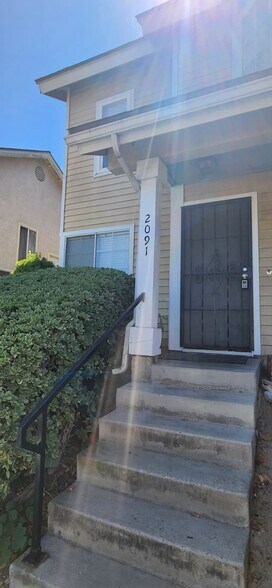 Building Photo - 2091 Manzana Way