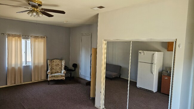 Building Photo - 3061 San Francisco Ave